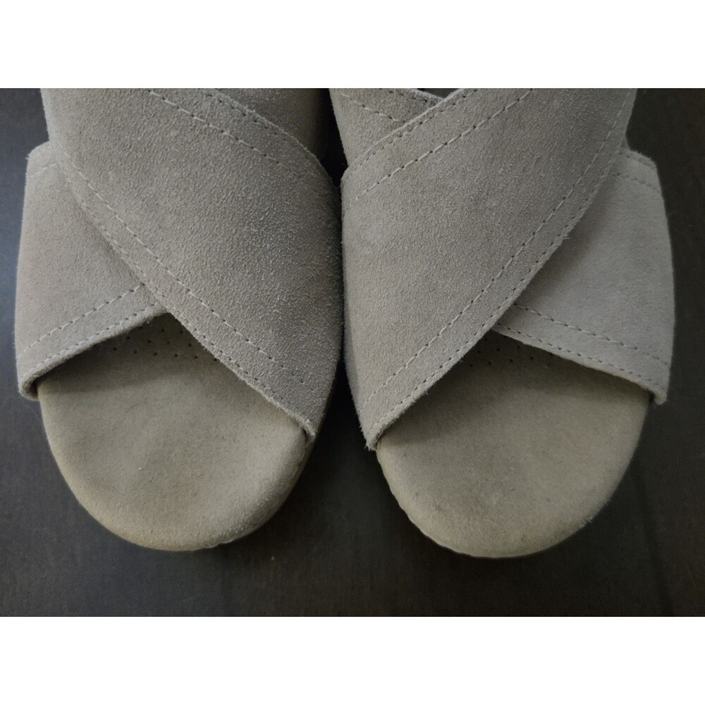 Clarks Giselle Cove Sand Suede Wedge Sandals Ankle Strap Platform Comfort sz 10M - Picture 9 of 10